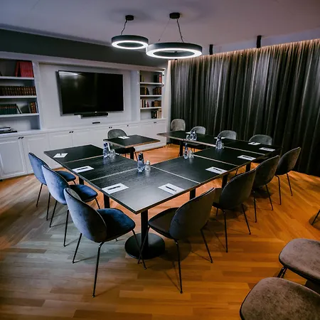 Ascot Apartments-3